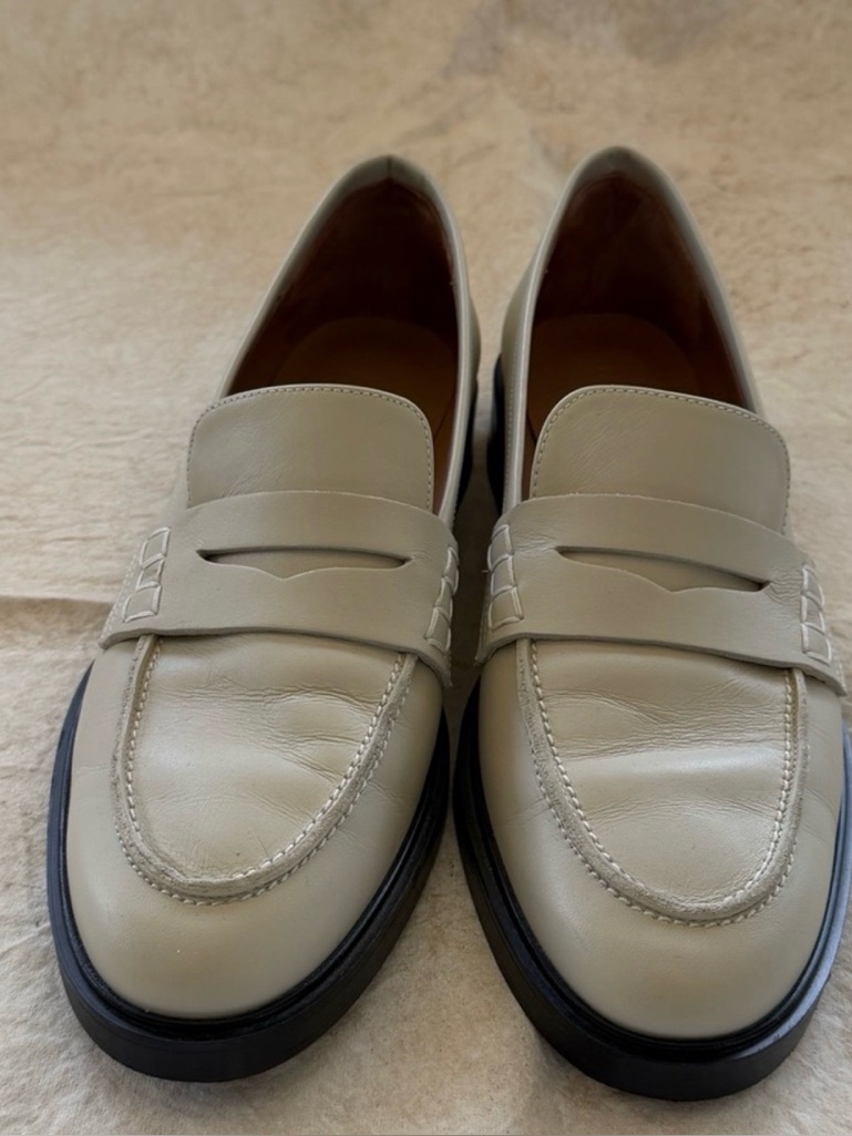 Flattered Sara Loafer In Cream